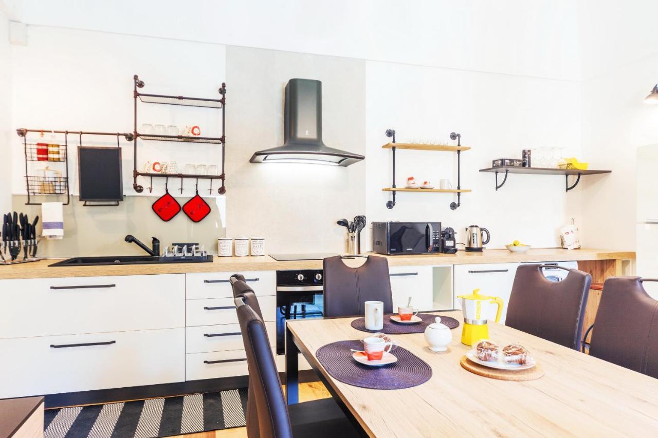 Vakalu-piazza Duomo Charming Apartamento